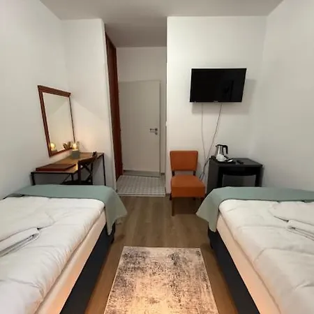 U Srnčíka Pensión 3*